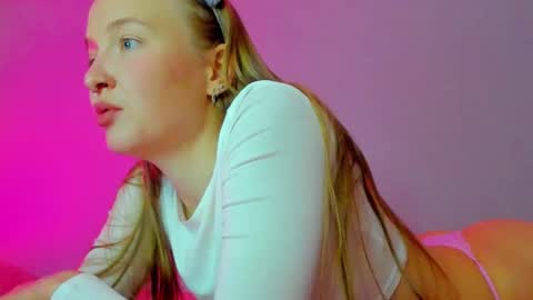 Mila online show from 10-05-25, 09:07