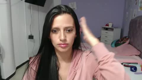 Snapshot of silvanaroberts_ chatting on 01-05-25, 04:58  Rouse  online show from 01-05-25, 04:58