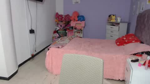 Snapshot of silvanaroberts_ chatting on 01-29-25, 11:14  Rouse  online show from 01-29-25, 11:14