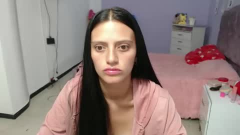 Snapshot of silvanaroberts_ chatting on 01-30-25, 11:33  Rouse  online show from 01-30-25, 11:33