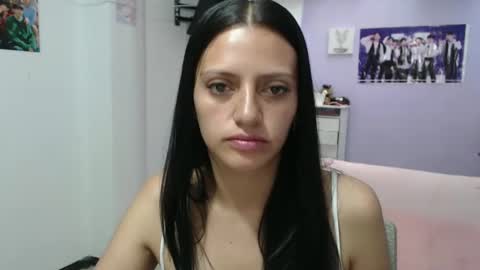 Snapshot of silvanaroberts_ chatting on 02-21-25, 06:59  Rouse  online show from 02-21-25, 06:59