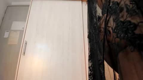 Snapshot of silverosequeen chatting on 09-26-25, 10:19 silverosequeen online show from 09-26-25, 10:19