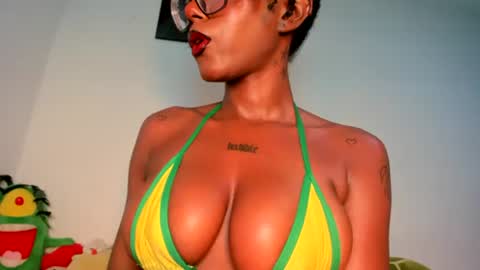 Snapshot of silverosequeen chatting on 07-15-26, 06:29 silverosequeen online show from 07-15-26, 06:29