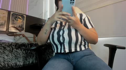 Snapshot of silviarichie_jade chatting on 01-21-25, 02:26 silvia online show from 01-21-25, 02:26