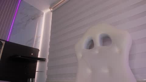 Snapshot of silviarichie_jade chatting on 01-27-25, 05:58 silvia online show from 01-27-25, 05:58