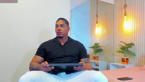 Snapshot of simeone_panda chatting on 01-10-25, 12:04 simeone_panda online show from 01-10-25, 12:04
