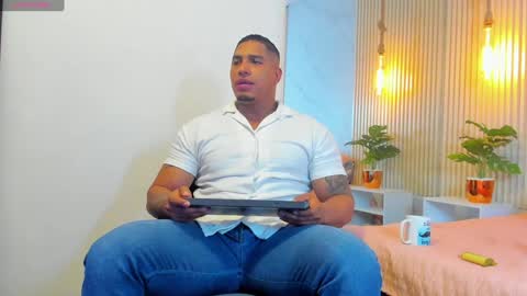 Snapshot of simeone_panda chatting on 01-12-25, 12:33 simeone_panda online show from 01-12-25, 12:33