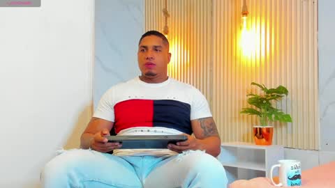 Snapshot of simeone_panda chatting on 01-21-25, 11:46 simeone_panda online show from 01-21-25, 11:46