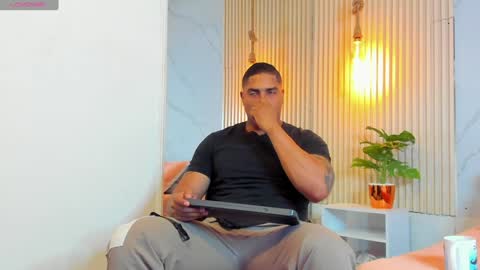 Snapshot of simeone_panda chatting on 01-24-25, 11:48 simeone_panda online show from 01-24-25, 11:48