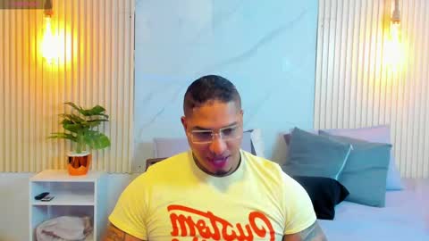 Snapshot of simeone_panda chatting on 02-19-25, 12:11 simeone_panda online show from 02-19-25, 12:11
