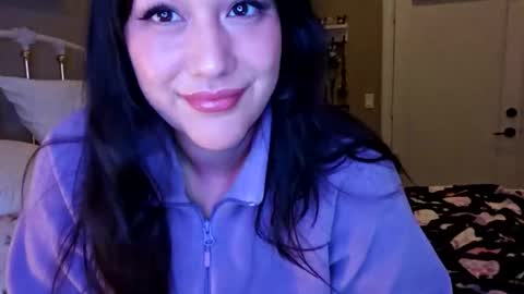 Snapshot of simonesighren chatting on 10-21-25, 04:24 simonesighren online show from 10-21-25, 04:24