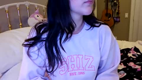 Snapshot of simonesighren chatting on 10-26-25, 04:18 simonesighren online show from 10-26-25, 04:18