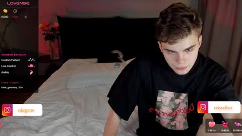 Snapshot of simonwnl chatting on 01-11-25, 10:07 Simon online show from 01-11-25, 10:07