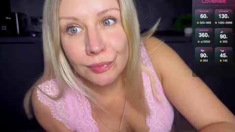 Snapshot of simply_sasha chatting on 09-18-25, 06:54 A present for me online show from 09-18-25, 06:54