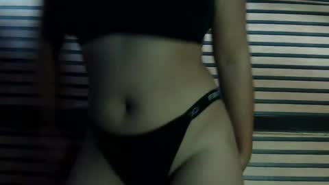 Snapshot of simply_y0urs chatting on 01-15-25, 07:05 simply_y0urs online show from 01-15-25, 07:05