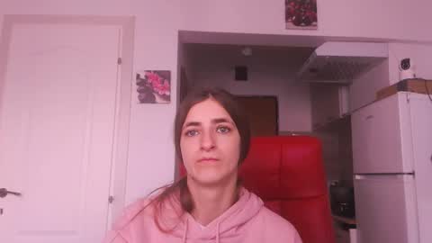 Snapshot of simyhvn chatting on 12-19-25, 09:27 simyhvn online show from 12-19-25, 09:27