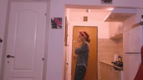 Snapshot of simyhvn chatting on 01-13-26, 05:13 simyhvn online show from 01-13-26, 05:13