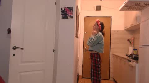 Snapshot of simyhvn chatting on 02-19-26, 05:36 simyhvn online show from 02-19-26, 05:36