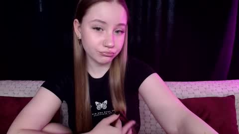 Snapshot of sindiwatsoon chatting on 01-12-25, 11:50 Sindi online show from 01-12-25, 11:50