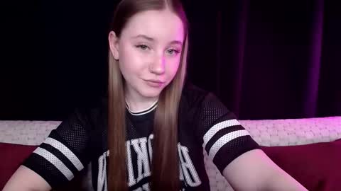 Snapshot of sindiwatsoon chatting on 01-18-25, 12:36 Sindi online show from 01-18-25, 12:36