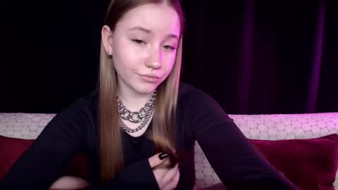 Snapshot of sindiwatsoon chatting on 01-22-25, 04:23 Sindi online show from 01-22-25, 04:23