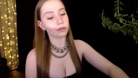 Snapshot of sindiwatsoon chatting on 10-30-25, 12:28 Sindi online show from 10-30-25, 12:28