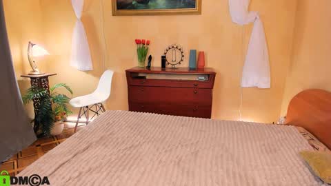 Snapshot of sindy_chiks chatting on 12-17-24, 02:33 Sindy online show from 12-17-24, 02:33