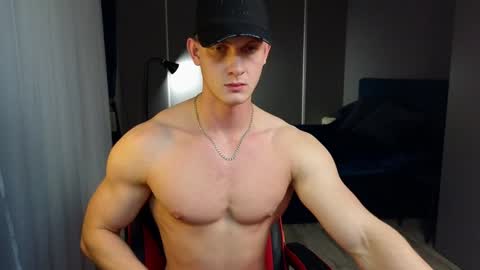 Snapshot of sinffuly chatting on 01-10-25, 08:15 Richard online show from 01-10-25, 08:15