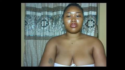 Snapshot of sinfultemptx chatting on 02-19-26, 04:30 Zanele online show from 02-19-26, 04:30