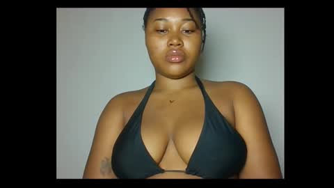 Snapshot of sinfultemptx chatting on 02-26-26, 03:38 Zanele online show from 02-26-26, 03:38