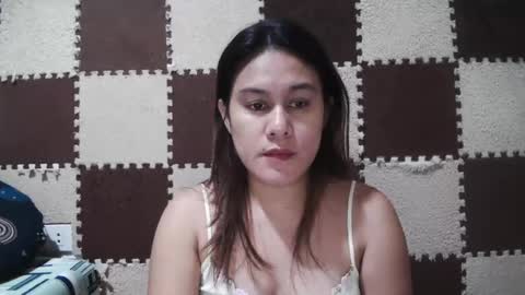 Snapshot of singlemomma31 chatting on 03-10-25, 02:37 stef online show from 03-10-25, 02:37