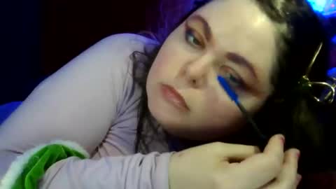 Siofra online show from 11-10-25, 05:28