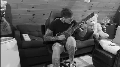 Dustbunnyfoofoo online show from 10-07-25, 10:07