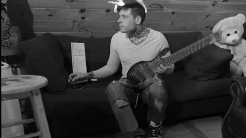 Dustbunnyfoofoo online show from 10-09-25, 03:48