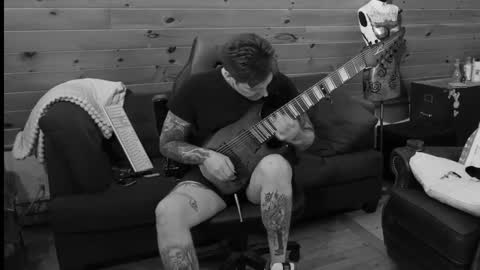 Dustbunnyfoofoo online show from 10-21-25, 05:41