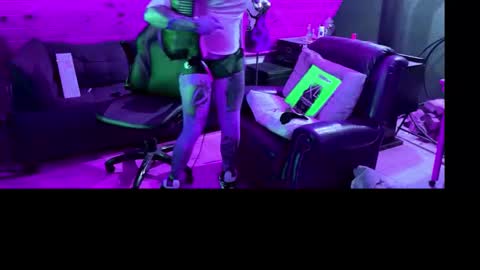 Dustbunnyfoofoo online show from 10-26-25, 03:45