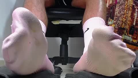 only foot                         worshipers here online show from 01-23-25, 01:51