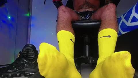 Snapshot of sir_kev66 chatting on 02-04-26, 02:17 only foot worshipers here online show from 02-04-26, 02:17