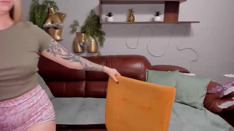 SirenaBloom online show from 10-25-25, 10:45