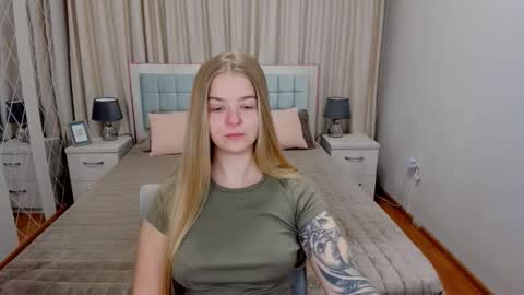 SirenaBloom online show from 02-12-26, 04:40