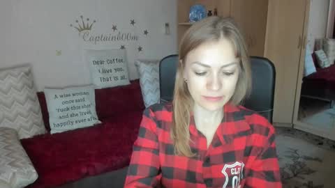 Snapshot of sirenasilk chatting on 09-29-25, 09:47 sirenasilk online show from 09-29-25, 09:47