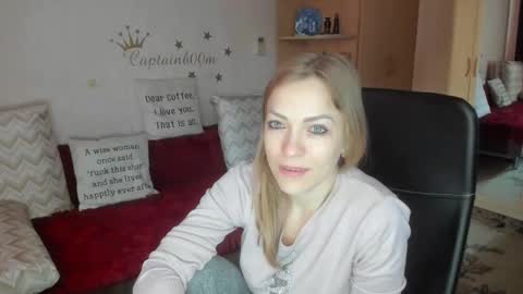 Snapshot of sirenasilk chatting on 09-30-25, 03:55 sirenasilk online show from 09-30-25, 03:55