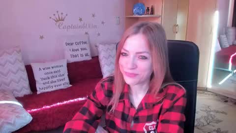 Snapshot of sirenasilk chatting on 10-01-25, 04:18 sirenasilk online show from 10-01-25, 04:18