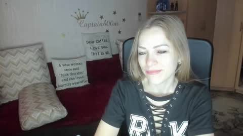 Snapshot of sirenasilk chatting on 10-08-25, 03:15 sirenasilk online show from 10-08-25, 03:15
