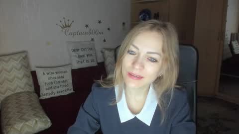 Snapshot of sirenasilk chatting on 10-12-25, 03:16 sirenasilk online show from 10-12-25, 03:16