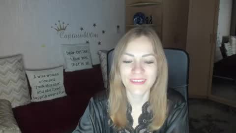 Snapshot of sirenasilk chatting on 10-15-25, 03:17 sirenasilk online show from 10-15-25, 03:17