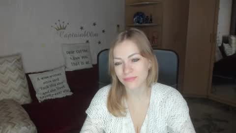 Snapshot of sirenasilk chatting on 10-20-25, 03:18 sirenasilk online show from 10-20-25, 03:18