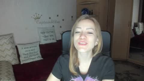 Snapshot of sirenasilk chatting on 10-22-25, 03:29 sirenasilk online show from 10-22-25, 03:29