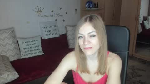 Snapshot of sirenasilk chatting on 10-29-25, 03:53 sirenasilk online show from 10-29-25, 03:53