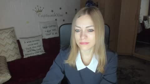 Snapshot of sirenasilk chatting on 11-02-25, 03:09 sirenasilk online show from 11-02-25, 03:09